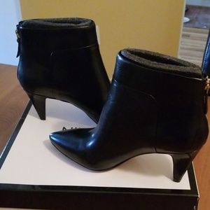 Black leather booties 7.5